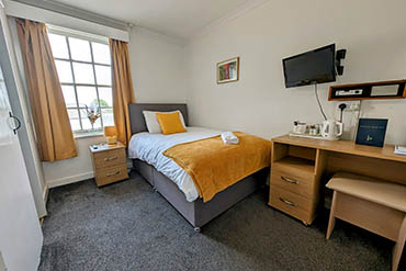 hotel room at the graham arms inn