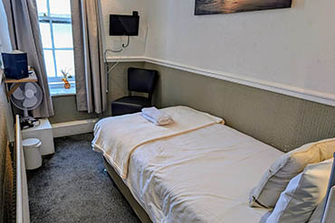 hotel room at the graham arms inn