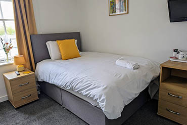 hotel room at the graham arms inn